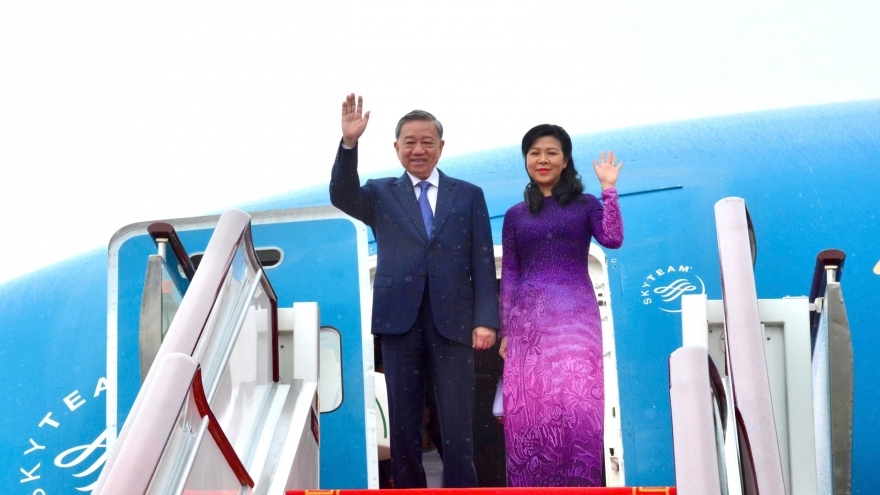 Party General Secretary and President To Lam begins state visit to China